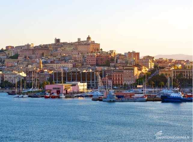 Vista di Cagliari, principale meta di spedizioni da e per la Sardegna